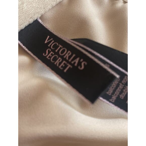 Victoria's Secret Balconette Bra - Picture 9 of 13